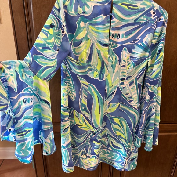 🛍Lilly Pulitzer Dress! Blue,Green& White w/ Bell Sleeves- EXCELLENT CONDITION! - Picture 4 of 9